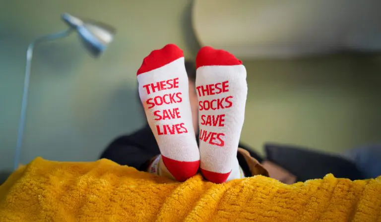 Adult white socks - web banner