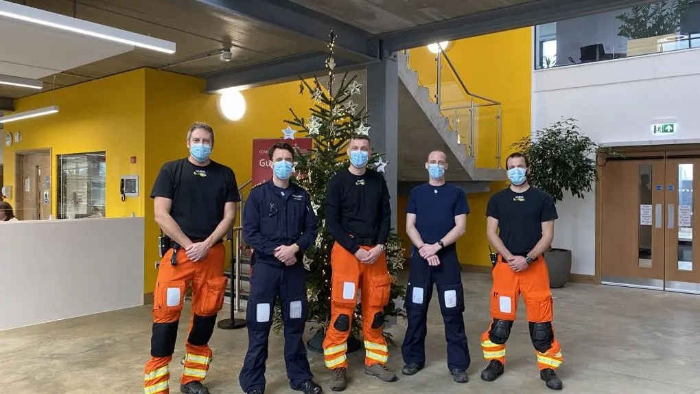 Crew stood by Gift of Life appeal Christmas tree