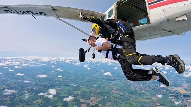 Big Leaaap sky diver